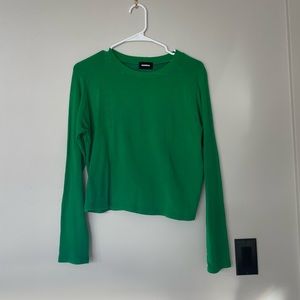 Monrow crew neck. Bright green.